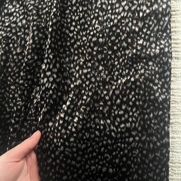 No boundaries y2k cheetah print velour flare pants - Picture 4 of 6